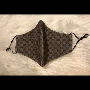 Adjustable Face Mask.